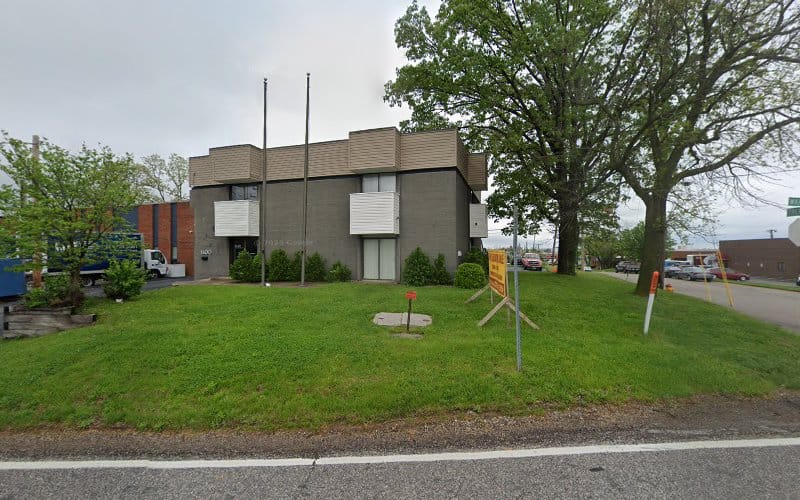 R L Maxwell & Associates